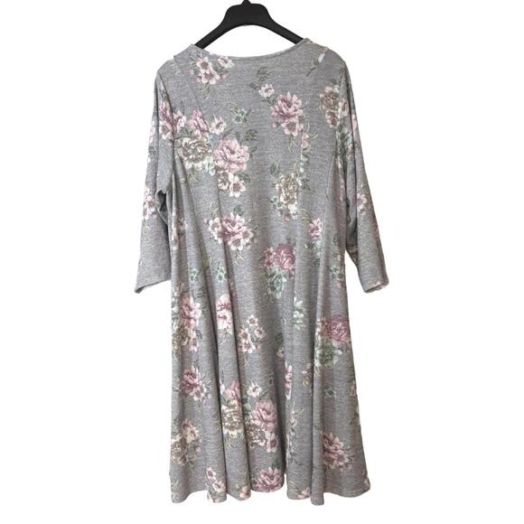 Torrid Super Soft Plush Gray Dress Pink Green Blue Flowers Plus Size 3 - Picture 4 of 5